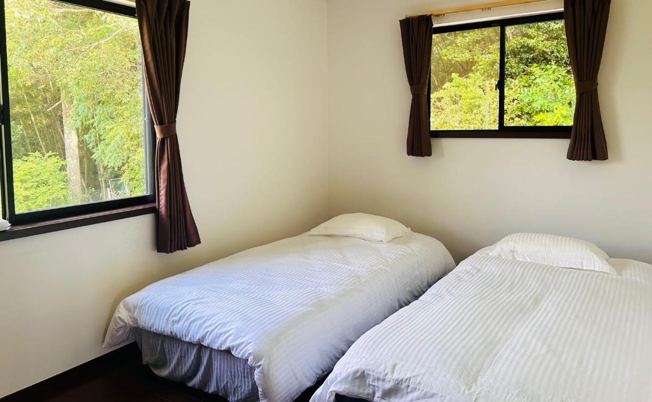Holiday home 森の香りに包まれたプライベート空間でマイデバイスイマーシブ体験を堪能できる贅沢--blueflow Katsuura