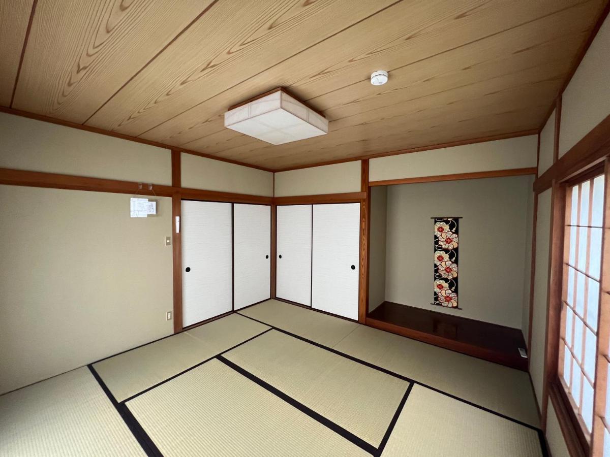 森の香りに包まれたプライベート空間でマイデバイスイマーシブ体験を堪能できる贅沢--blueflow Katsuura *